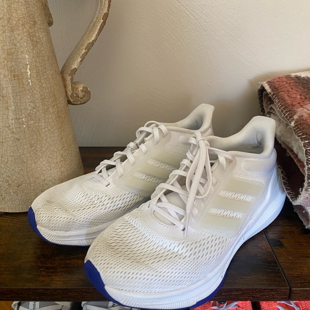 Kids Size 7 or Womens Size 8 Adidas Tennis Shoes/ Sneakers